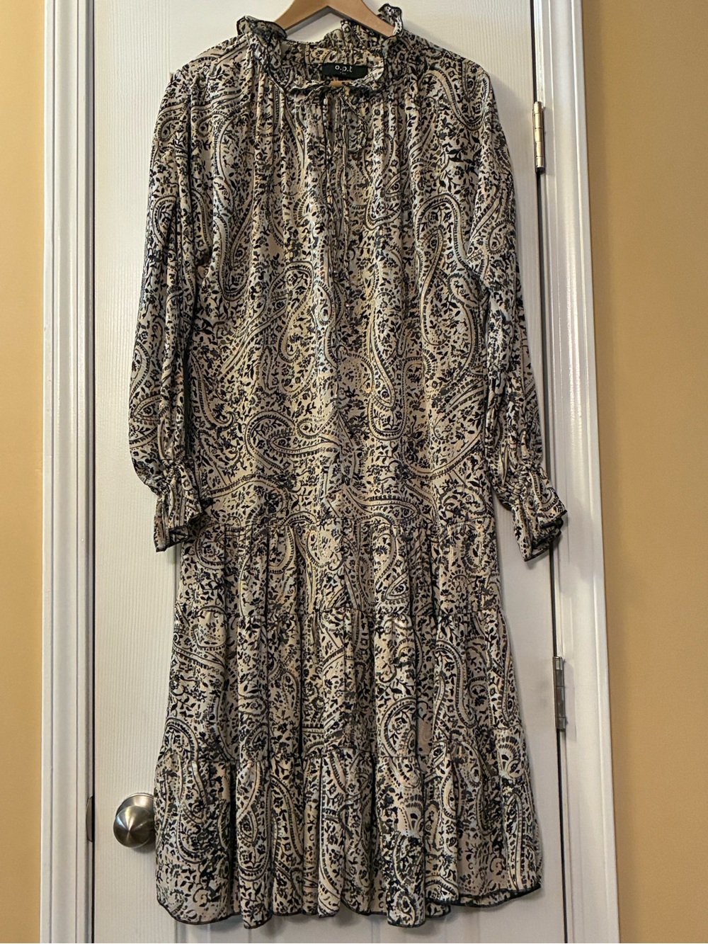 Oasis Black and Beige Paisley Long Sleeve Midi Dress Flounce Hem. Small